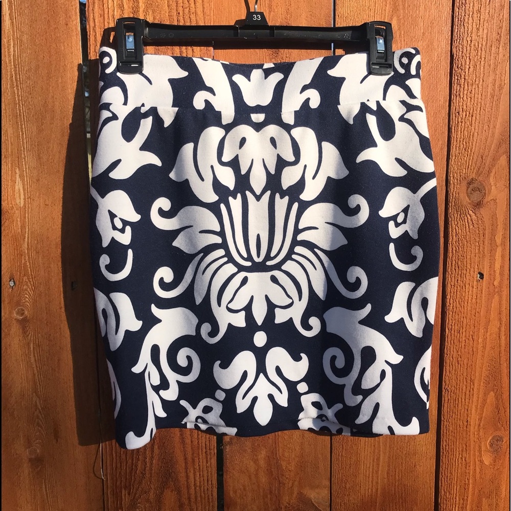 INC navy and white skirt